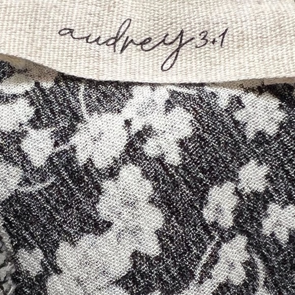 AUDREY 3+1  - floral flattering skirt - Picture 3 of 4